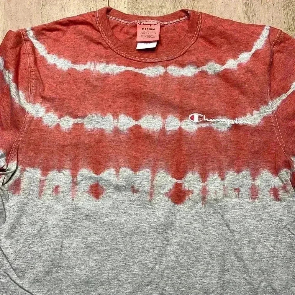 Champion tie dye shirt, size Medium, perfect condition